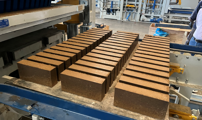 ZN1500 Voll Automatesch Brick Making Machine Empowers East China Client am Schlamm Ressource Utilisatioun